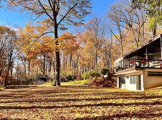 132 Stanton Mount Rd, Lebanon, NJ 08833