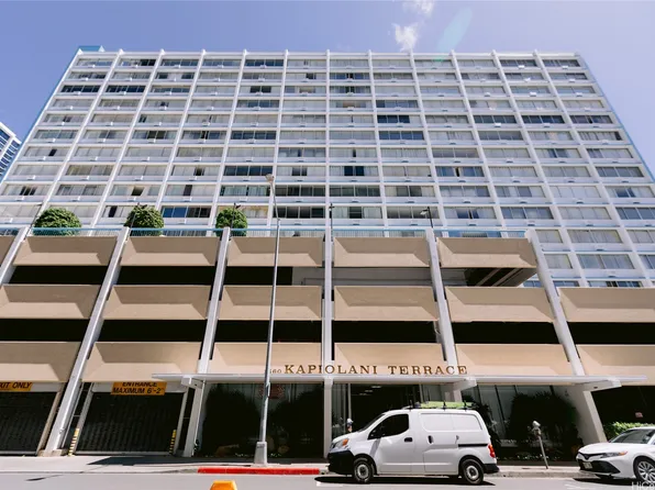 1560 Kanunu St APT 617, Honolulu, HI 96814