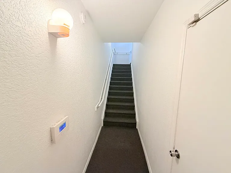 1302 Belmont Ln #1302 — Photo 3