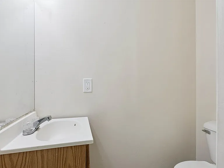 12513 Church St — Photo 77