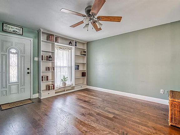 5th image of 1821 Overglen Dr