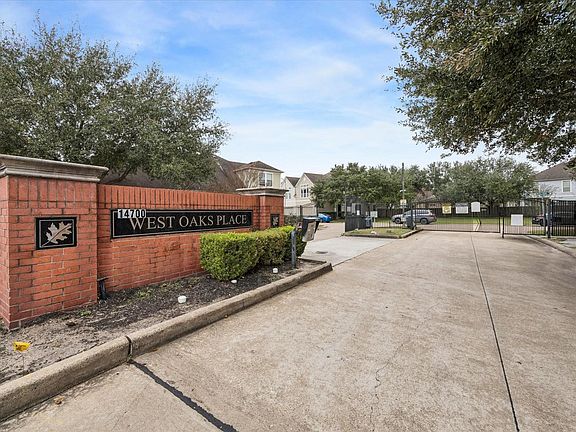 2nd image of 14906 Tuttle Point Dr