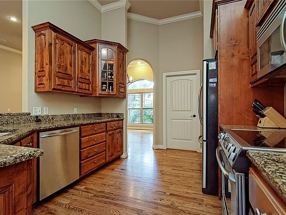 4th image of 30 Baker Dr