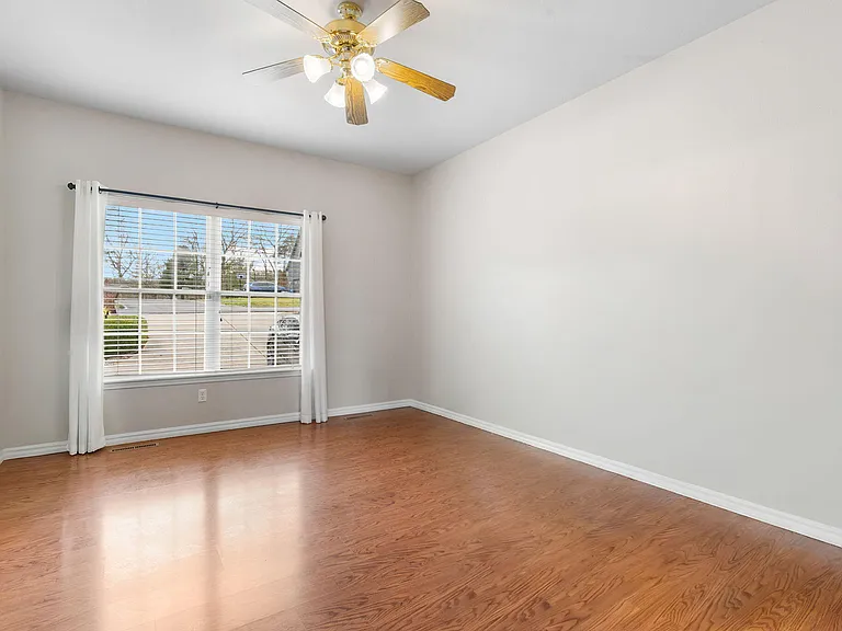 852 Silvercliff Way — Photo 41