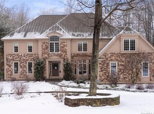 40 Pheasant Chase, West Hartford, CT 06117