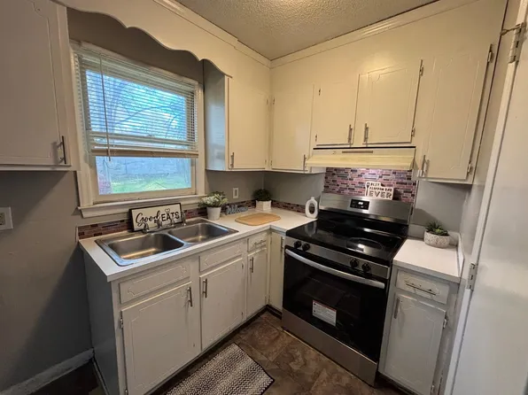 150 Proctor St APT 1-6, Gastonia, NC 28052