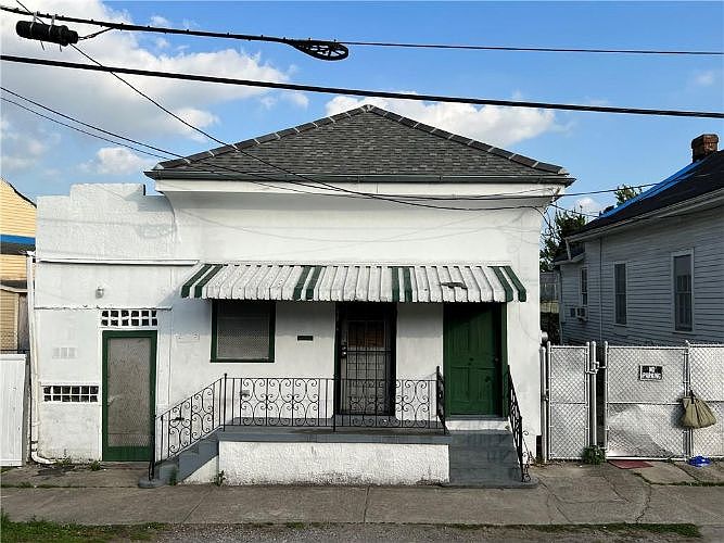 1st image of 1548 N Robertson St