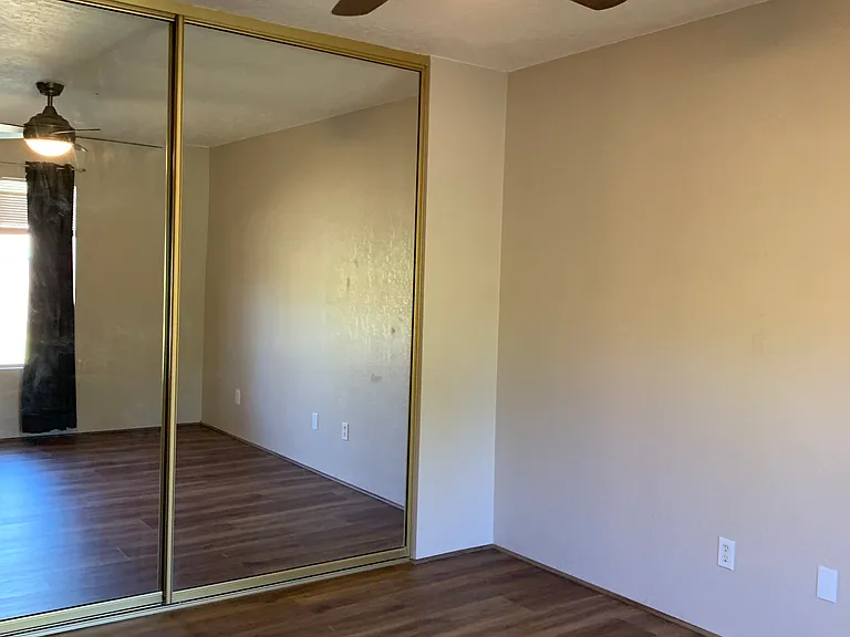 585 Sunset Ln — Photo 17