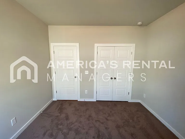 581 Andrew Dr — Photo 14