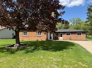 4065 Pinebrook Ln, Bettendorf, IA 52722