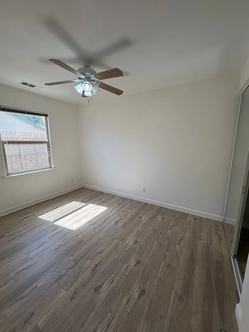 Nice home for rent in Visalia! — Photo 4