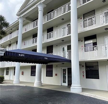 2nd image of 1703 Whitehall Dr