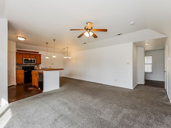 3rd image of 413 Maplewood St