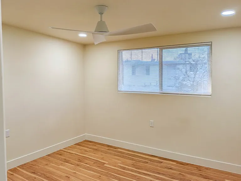4937 S Cherry Ave — Photo 4