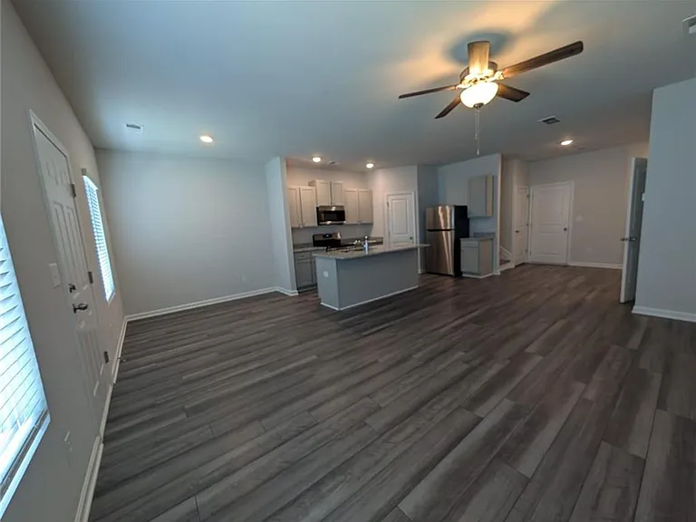102 Brexley Dr — Photo 2