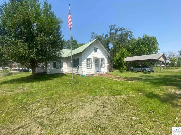 208 S Dixon St, Lowry City, MO 64763