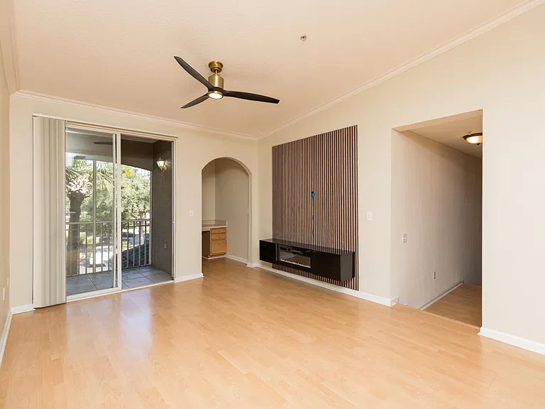 10075 Gate Pkwy N #405 — Photo 2