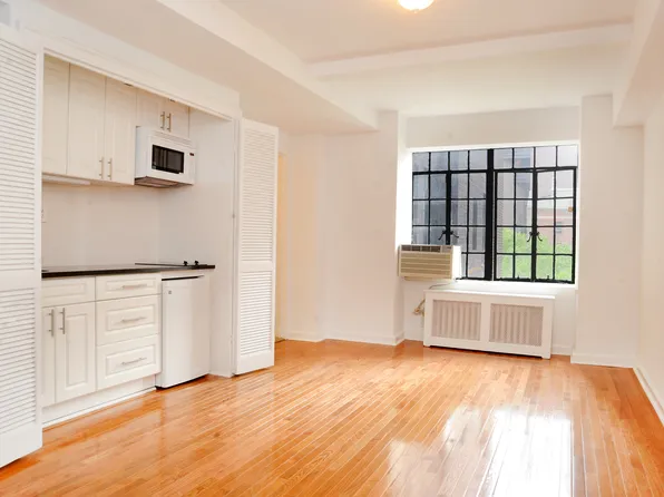 45 Tudor City Place image 1 of 8