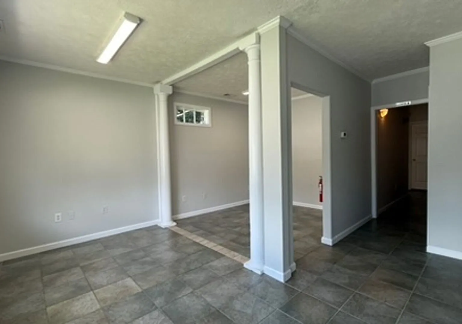Commercial Office Space in Historic Richmond Hill — Photo 2