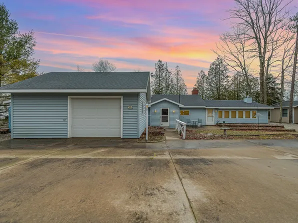 6258 Ridge Rd, Oscoda, MI 48750