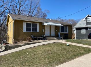 927 N Dodge St, Iowa City, IA 52245