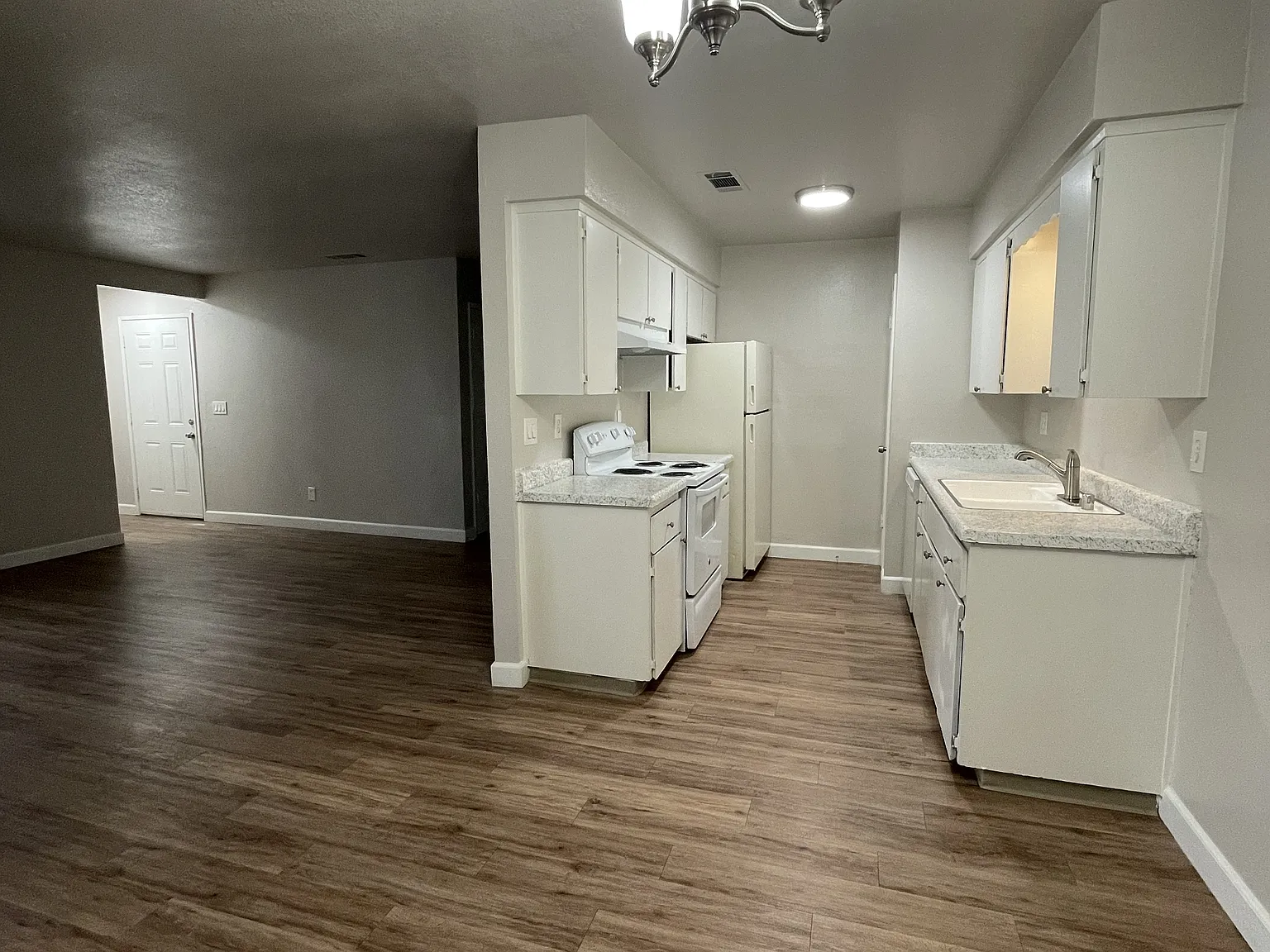 Evergreen apartments — Photo 3