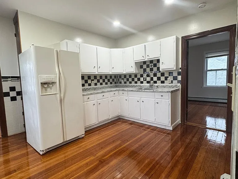 35 Humes St #1 — Photo 2