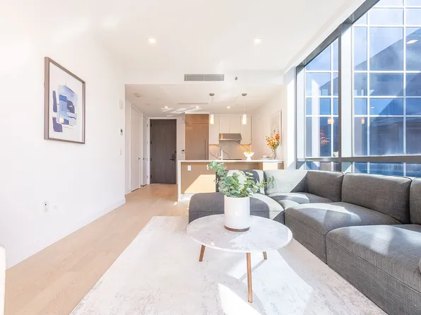 33-66 Farrington St #14I, Flushing, NY 11354