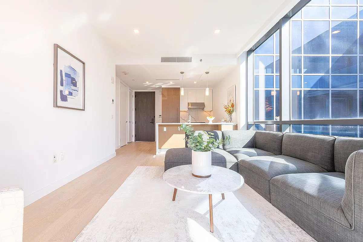 33-66 Farrington St #14I photo 1