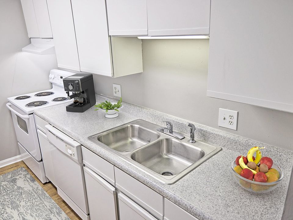 Greentree Apartments 10725 Abercorn St Savannah GA Zillow