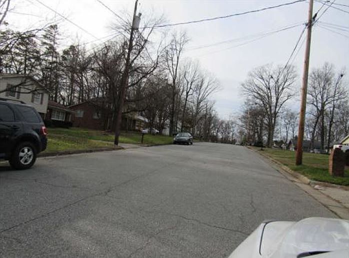 2nd image of 1608 Seven Oaks Pl