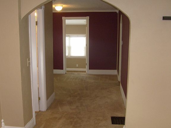 5th image of 1415 Creighton Ave