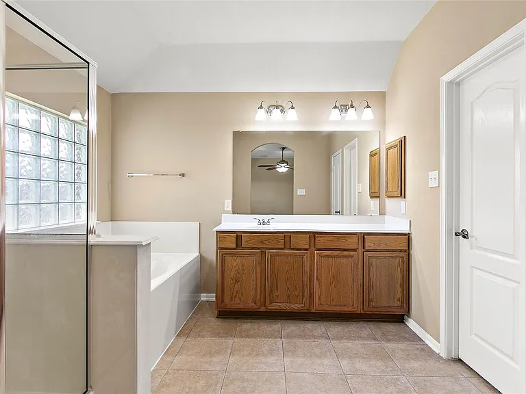 30411 Deleon Fields Dr — Photo 15