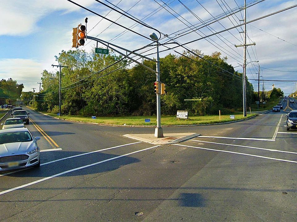 2nd image of 2700 Fire Rd