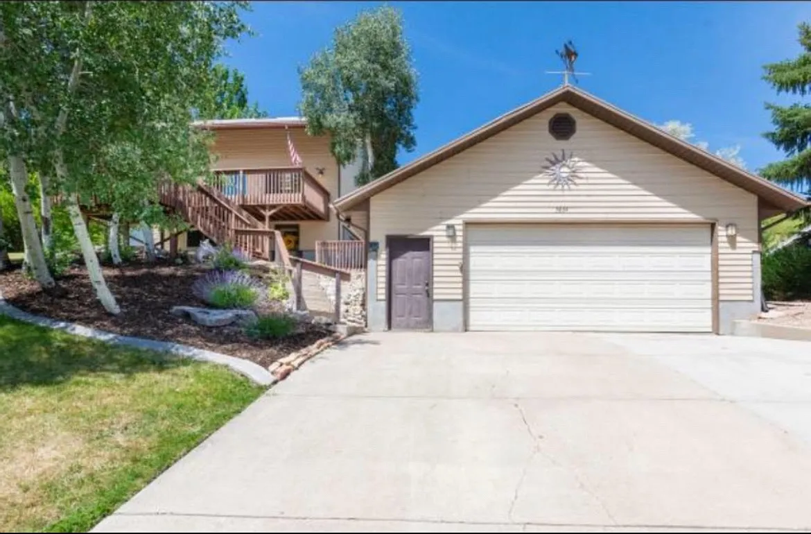 3 bed, 1284 sqft, $1,700 — Photo 2