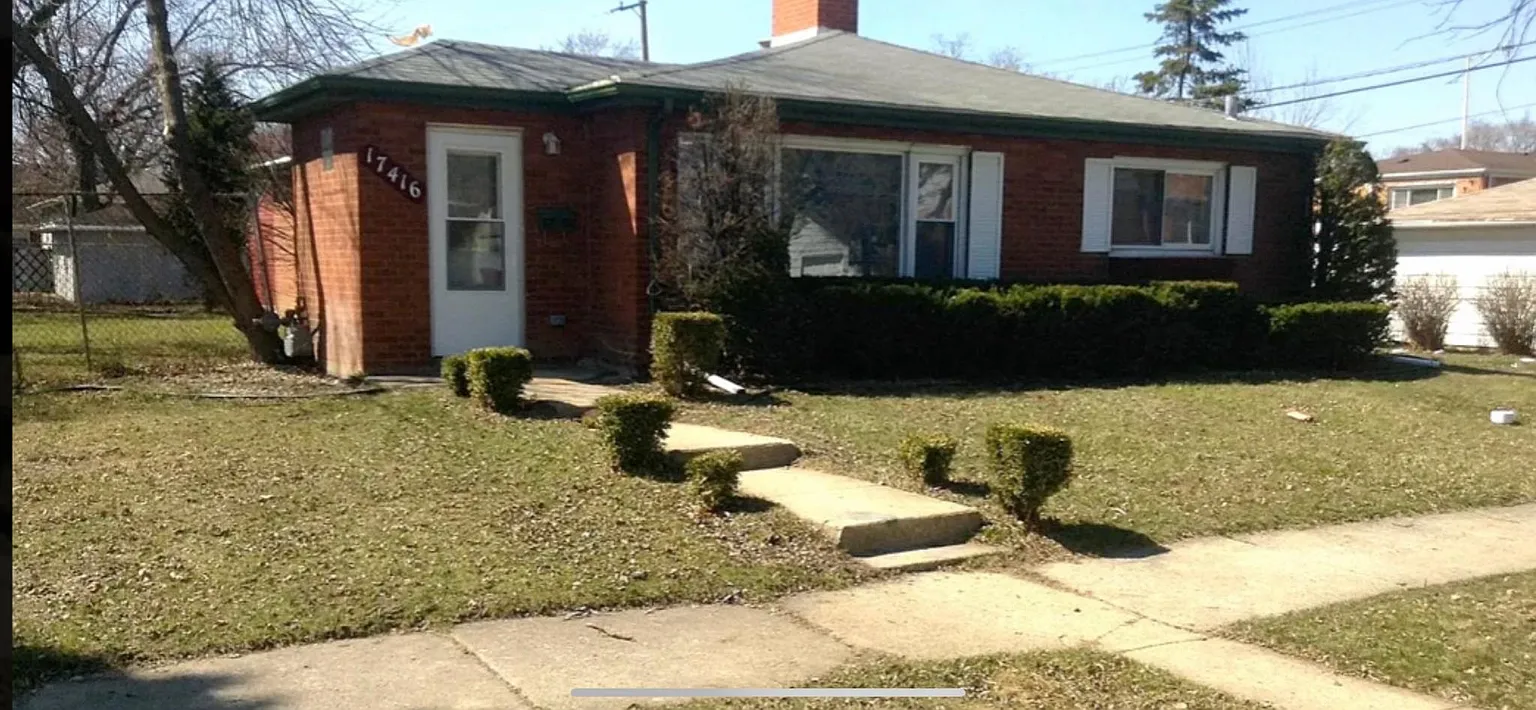 17416 Community St photo 1