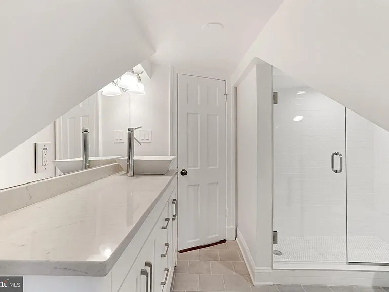 1675 Wisconsin Ave NW — Photo 33