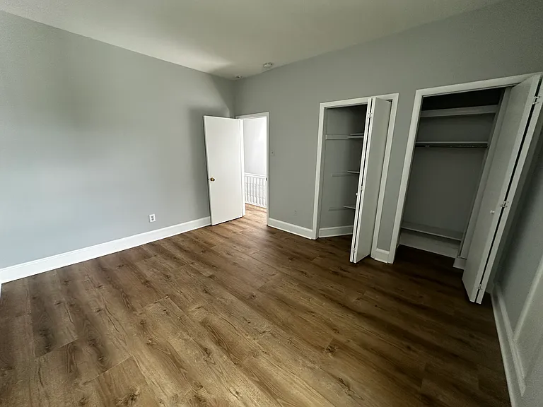 306 E St NE — Photo 28