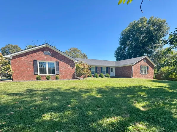 2828 Dan Patch Dr, Lexington, KY 40511