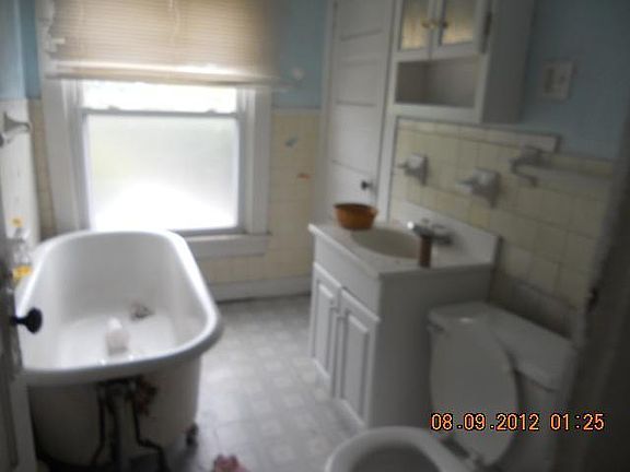 5th image of 1245 S Broadway St