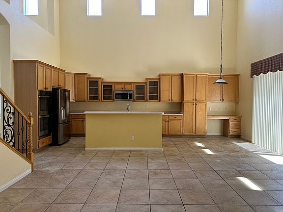 5th image of 10800 Canisteo St