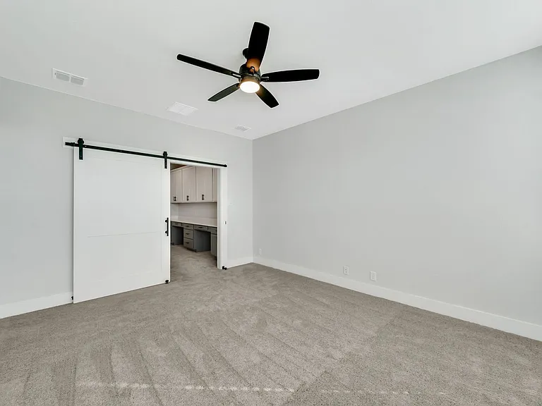 13631 Giovannis Gdn — Photo 13