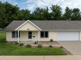 2742 O Ave NW #A, Cedar Rapids, IA 52405