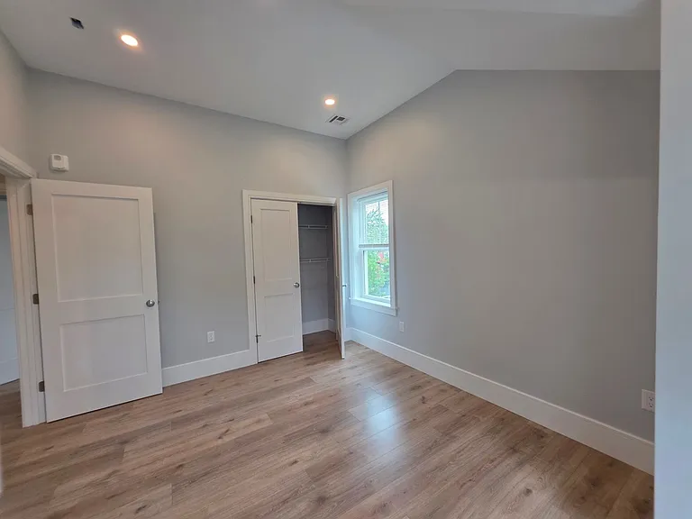 15 Holton St #1A — Photo 9