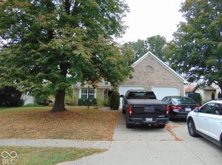 6796 Wild Cherry Dr, Fishers, IN 46038