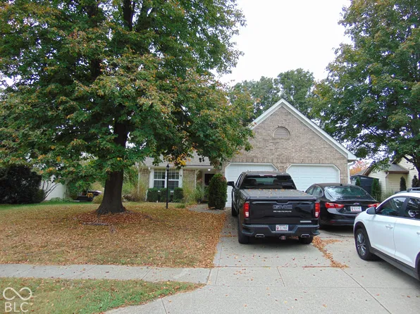 6796 Wild Cherry Dr, Fishers, IN 46038