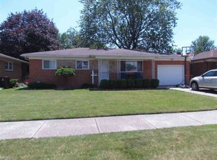 8530 Dale Ave, Center Line, MI 48015