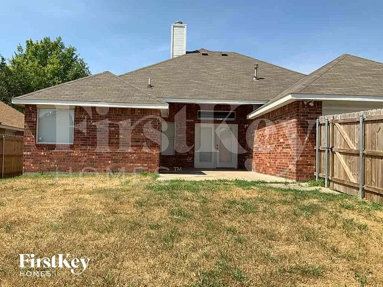 1933 Cochran Dr — Photo 19