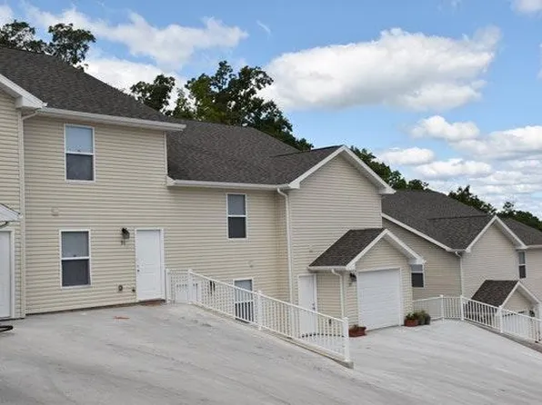 94 Palm Gardens Dr, Camdenton, MO 65020