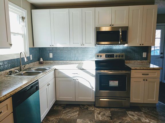 5th image of 1384 Richmond Pl